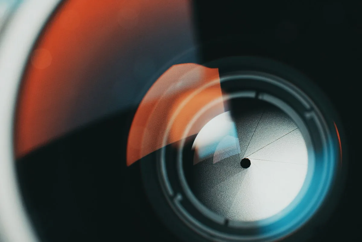 OpenAI compra fabricante de câmera por US$ 300 milhões