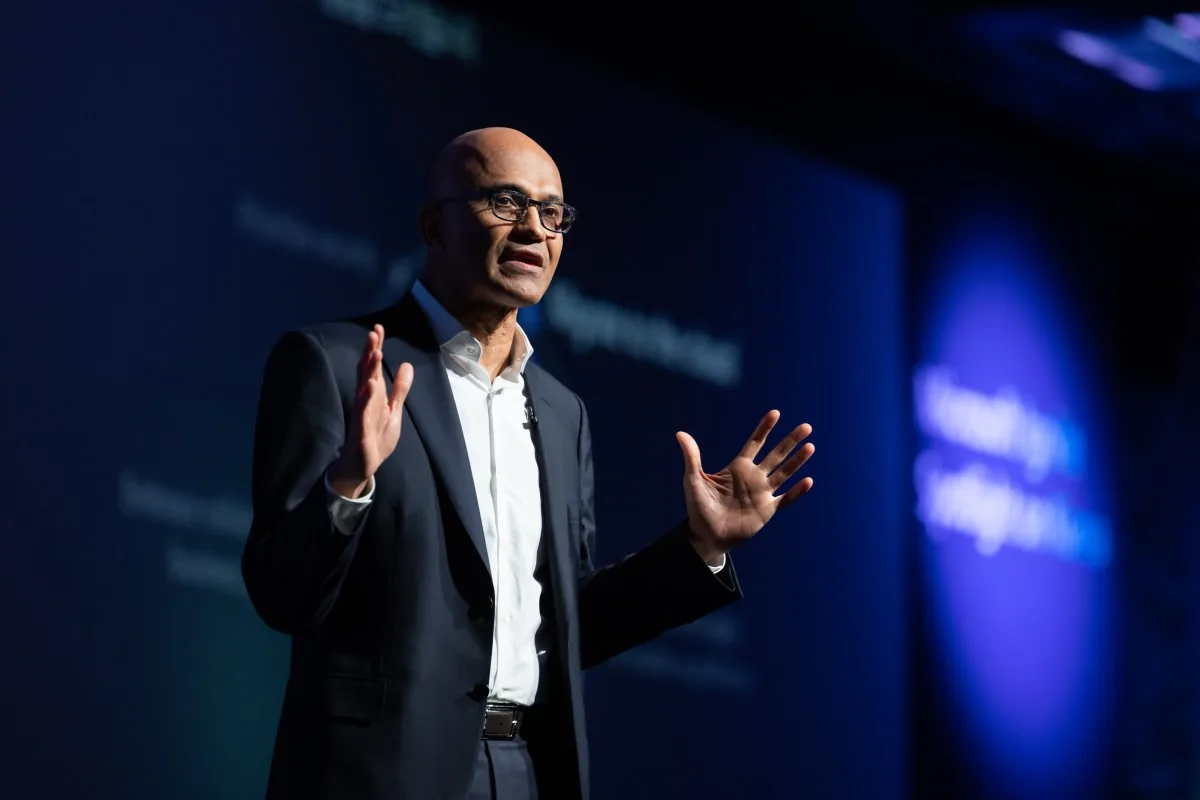 Microsoft cria código de conduta pra IA não enganar humanos