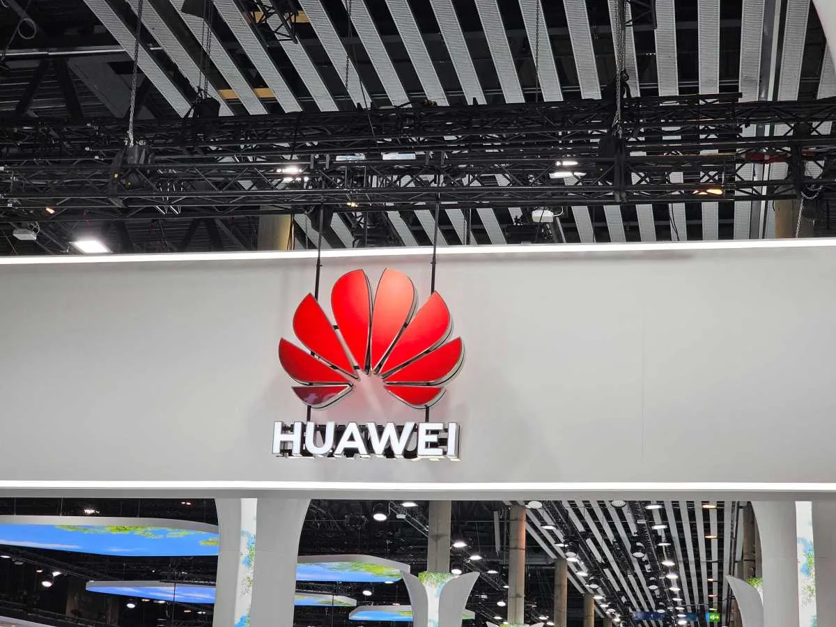 Huawei acelera chip de IA pra disputar mercado com a Nvidia