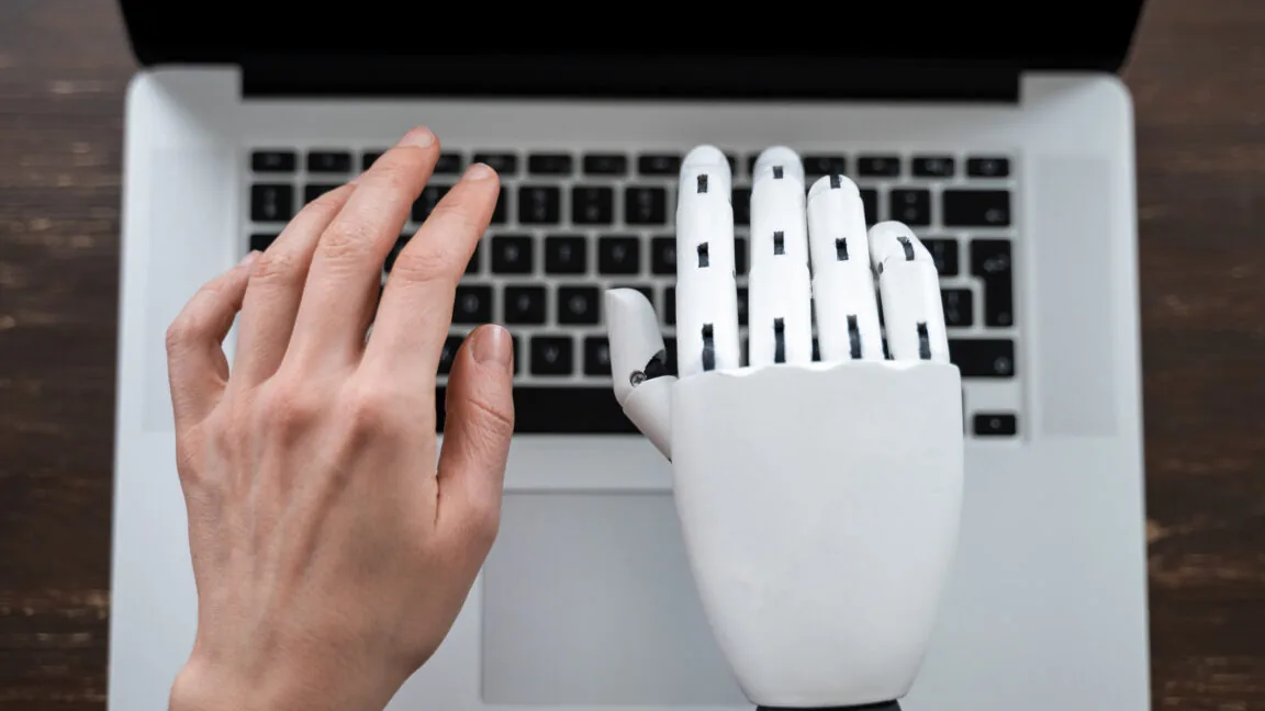 Agentes de código geram mais código, mas não mais software