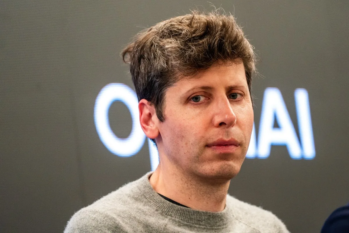 Apple processa a OpenAI e ameaça o IPO mais esperado do ano