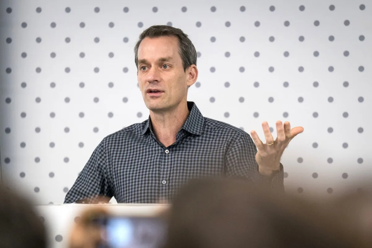 Jeff Dean deixa o Google pra abrir startup própria, DeepMind perde Hassabis do dia a dia