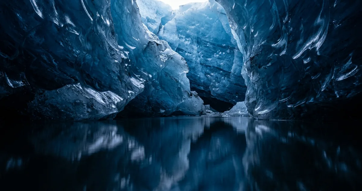 Estação Vostok no platô antártico, sobre o lago subglacial de 15.690 quilômetros quadrados.